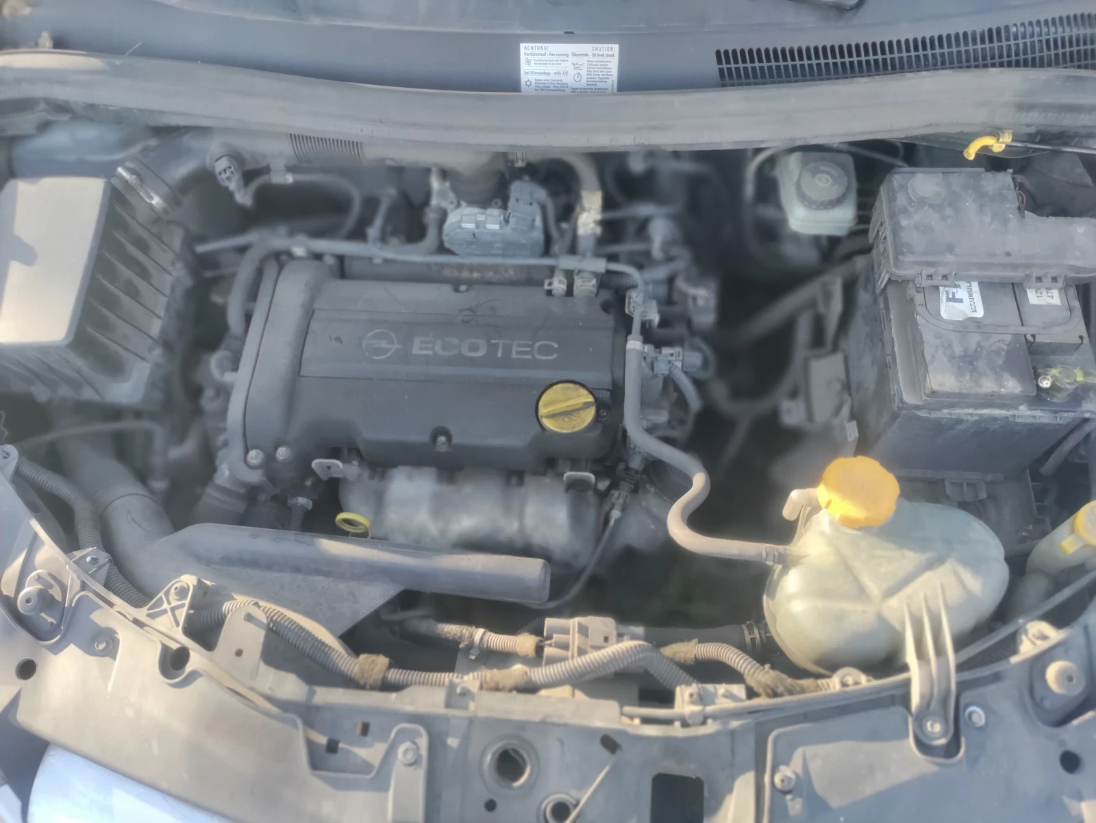 Opel Corsa 1.2бензин, снимка 13 - Автомобили и джипове - 53787320