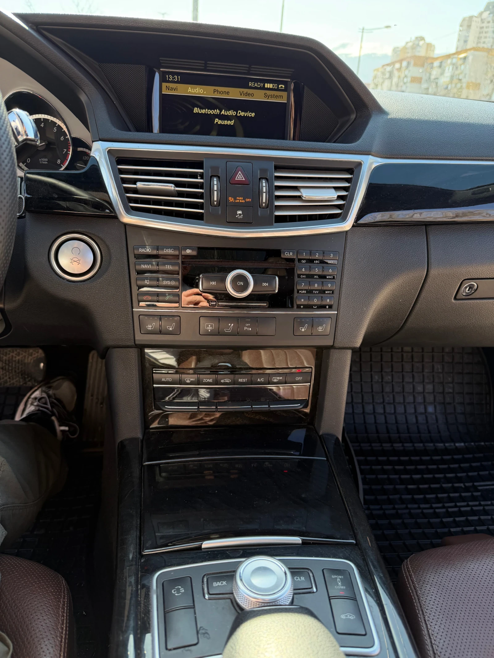 Mercedes-Benz E 500 4MATIC, снимка 10 - Автомобили и джипове - 53803048