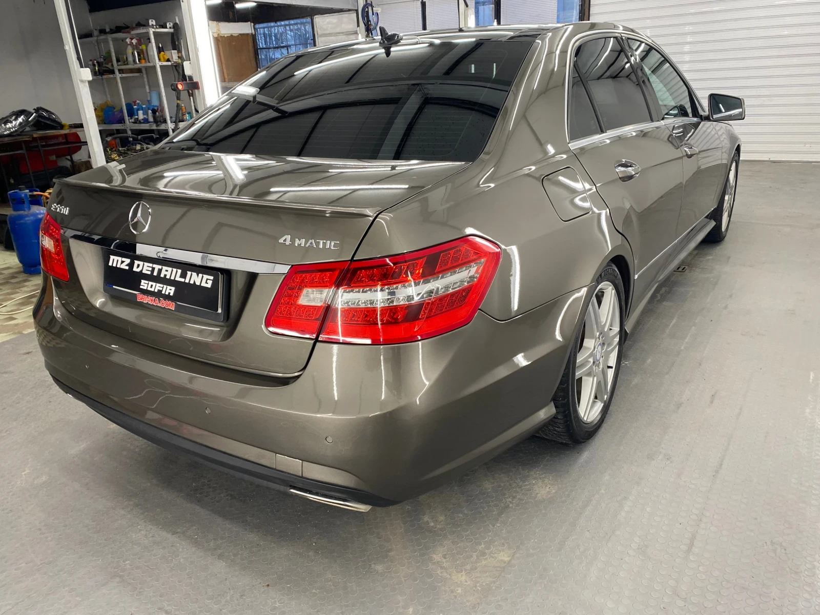 Mercedes-Benz E 500 4MATIC, снимка 5 - Автомобили и джипове - 54152381