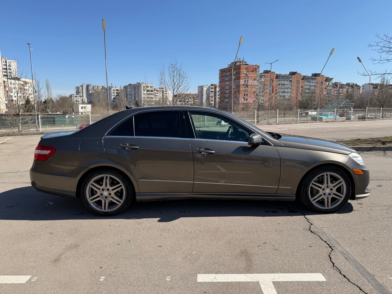 Mercedes-Benz E 500 4MATIC, снимка 2 - Автомобили и джипове - 53803048