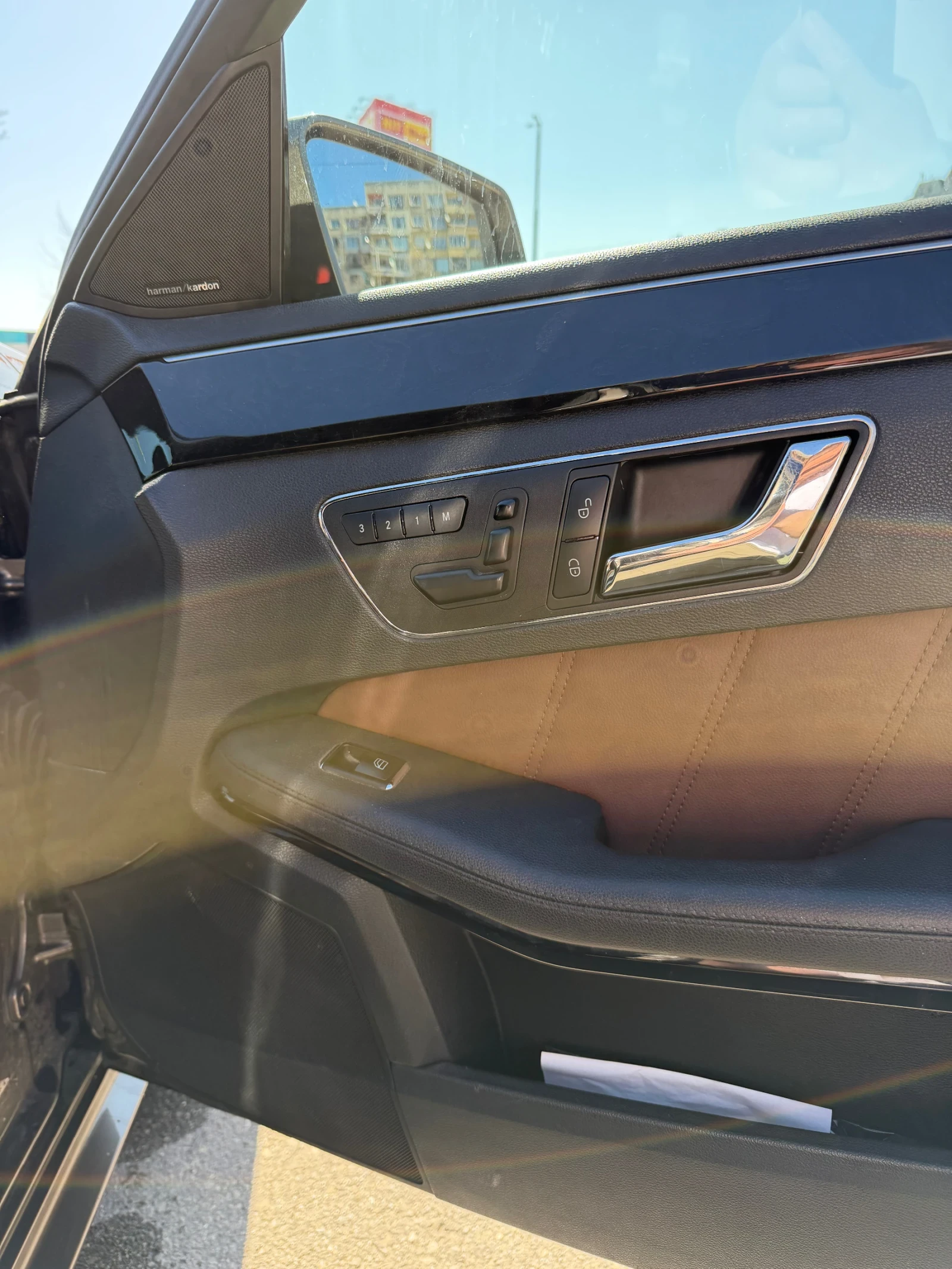 Mercedes-Benz E 500 4MATIC, снимка 7 - Автомобили и джипове - 53803048