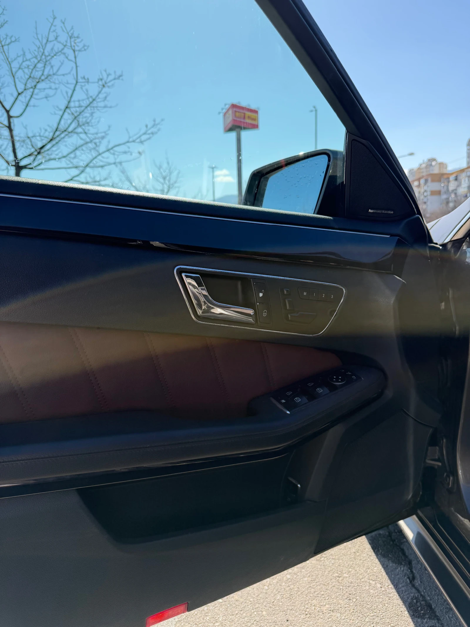 Mercedes-Benz E 500 4MATIC, снимка 6 - Автомобили и джипове - 53803048