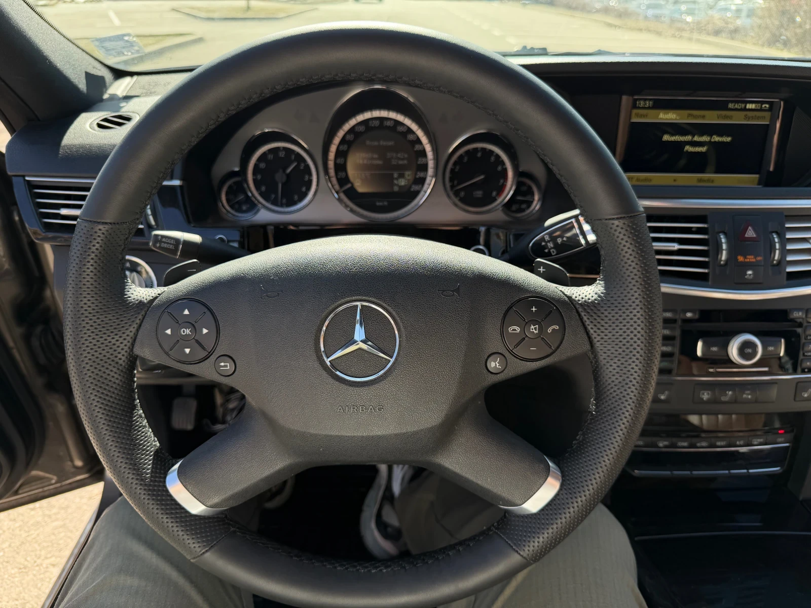 Mercedes-Benz E 500 4MATIC, снимка 8 - Автомобили и джипове - 53803048