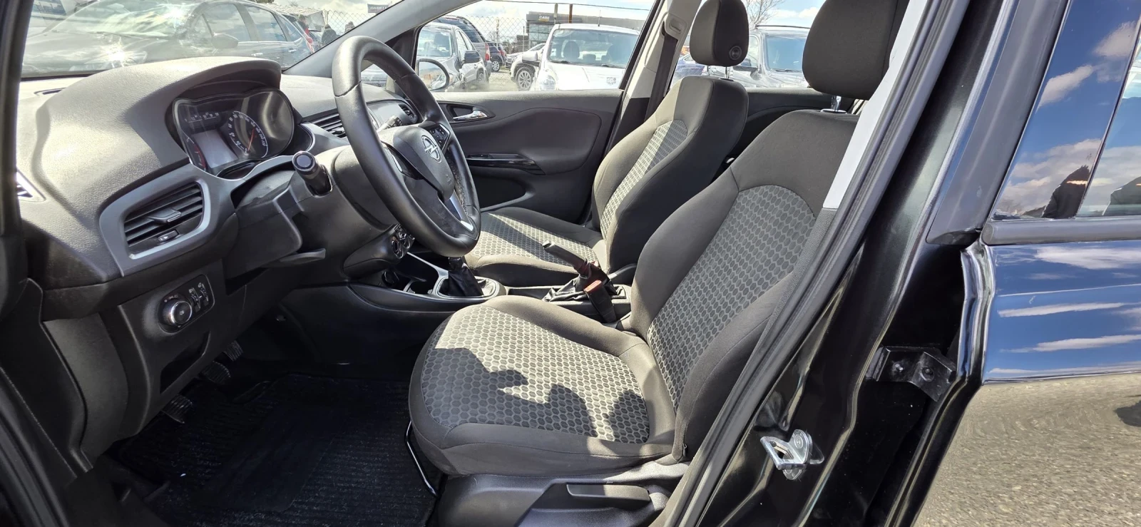 Opel Corsa 1.4 фабрична газ , снимка 9 - Автомобили и джипове - 54091807