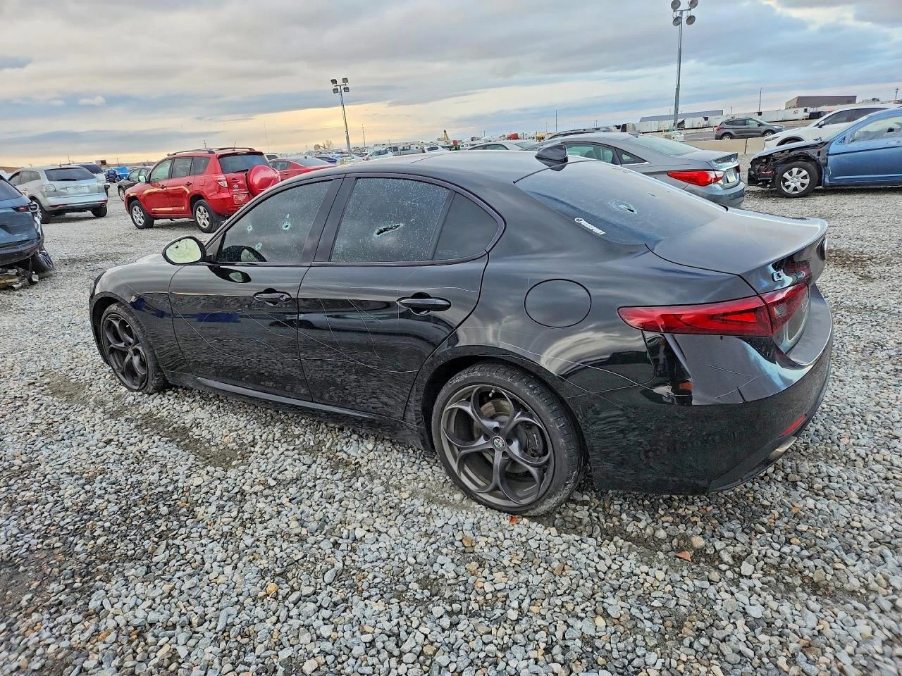 Alfa Romeo Giulia 2.0l Ti Q4, снимка 2 - Автомобили и джипове - 54138393