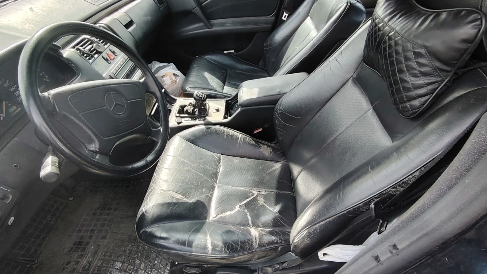 Mercedes-Benz E 200, снимка 5 - Автомобили и джипове - 54807472