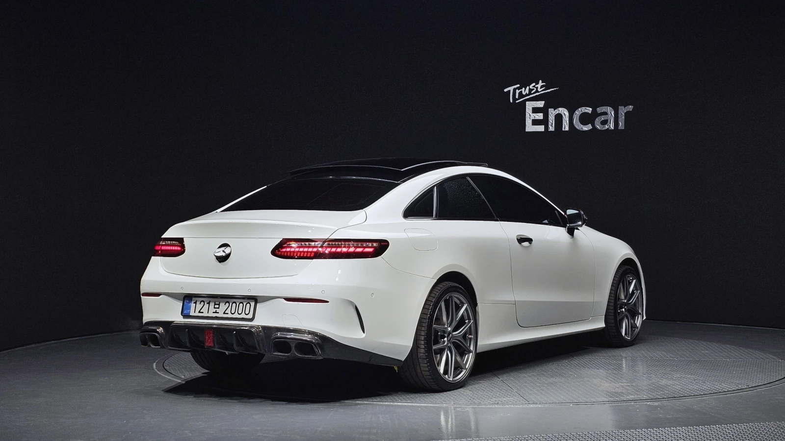 Mercedes-Benz E 450 4MATIC Coupe AMG Line, снимка 2 - Автомобили и джипове - 55435438