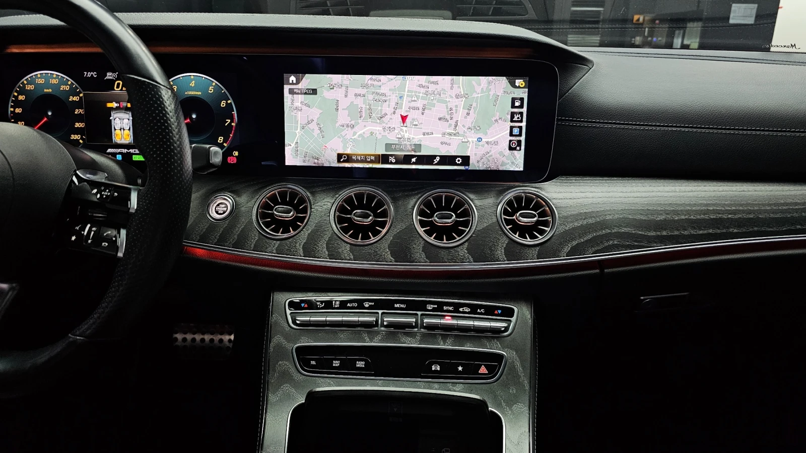 Mercedes-Benz E 450 4MATIC Coupe AMG Line, снимка 9 - Автомобили и джипове - 55435438