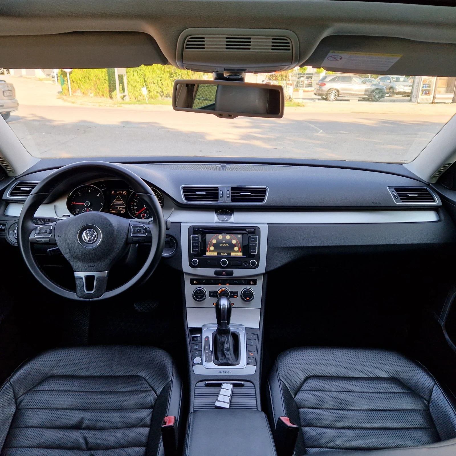 VW Passat 2.0TDi 170k.4X4ДИСТРОНИК/ОБДУХВАНЕ/КЕЙЛЕС/ПАНОРАМА, снимка 13 - Автомобили и джипове - 55584412