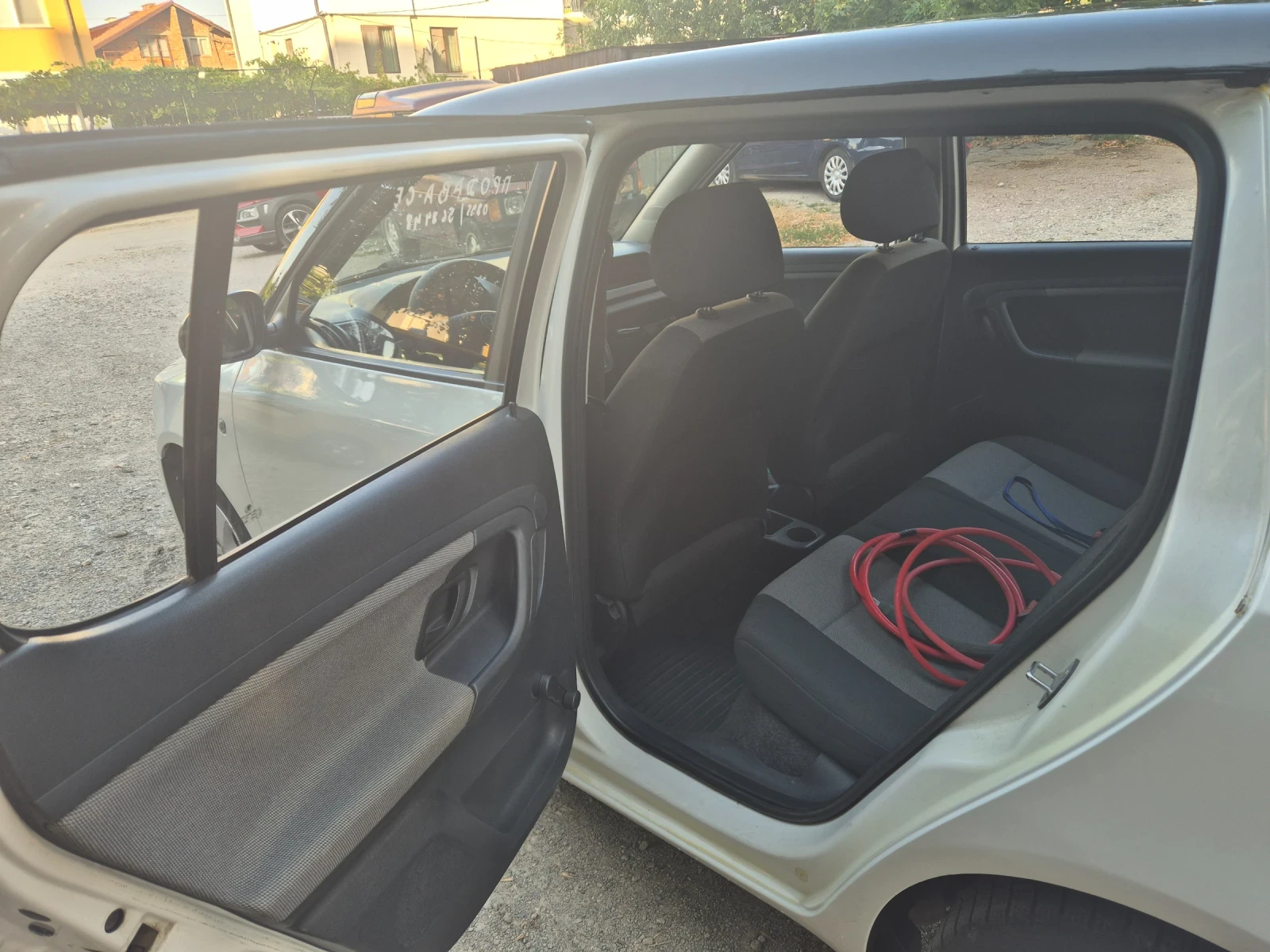 Skoda Fabia, снимка 11 - Автомобили и джипове - 55658236