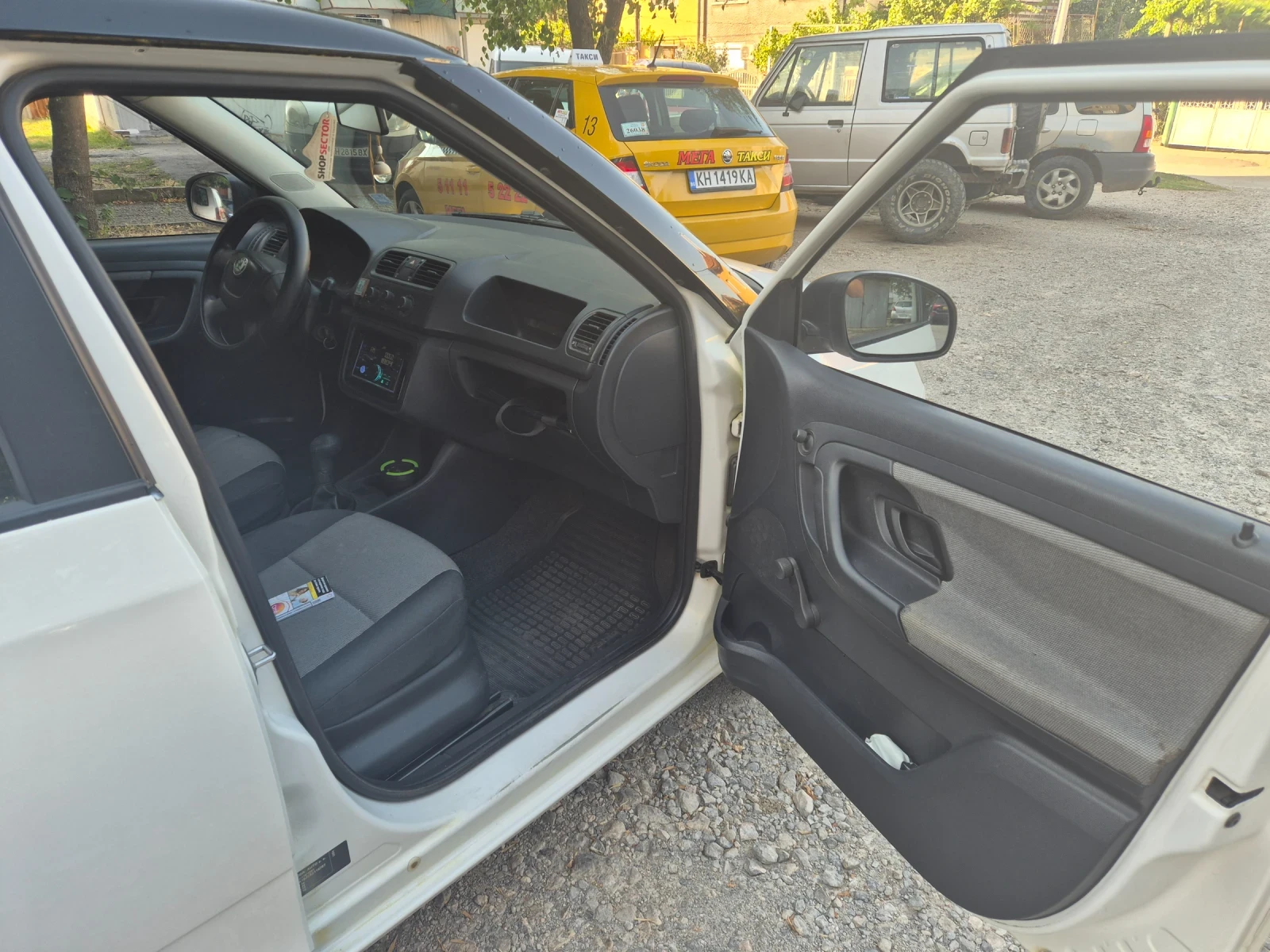 Skoda Fabia, снимка 10 - Автомобили и джипове - 55658236