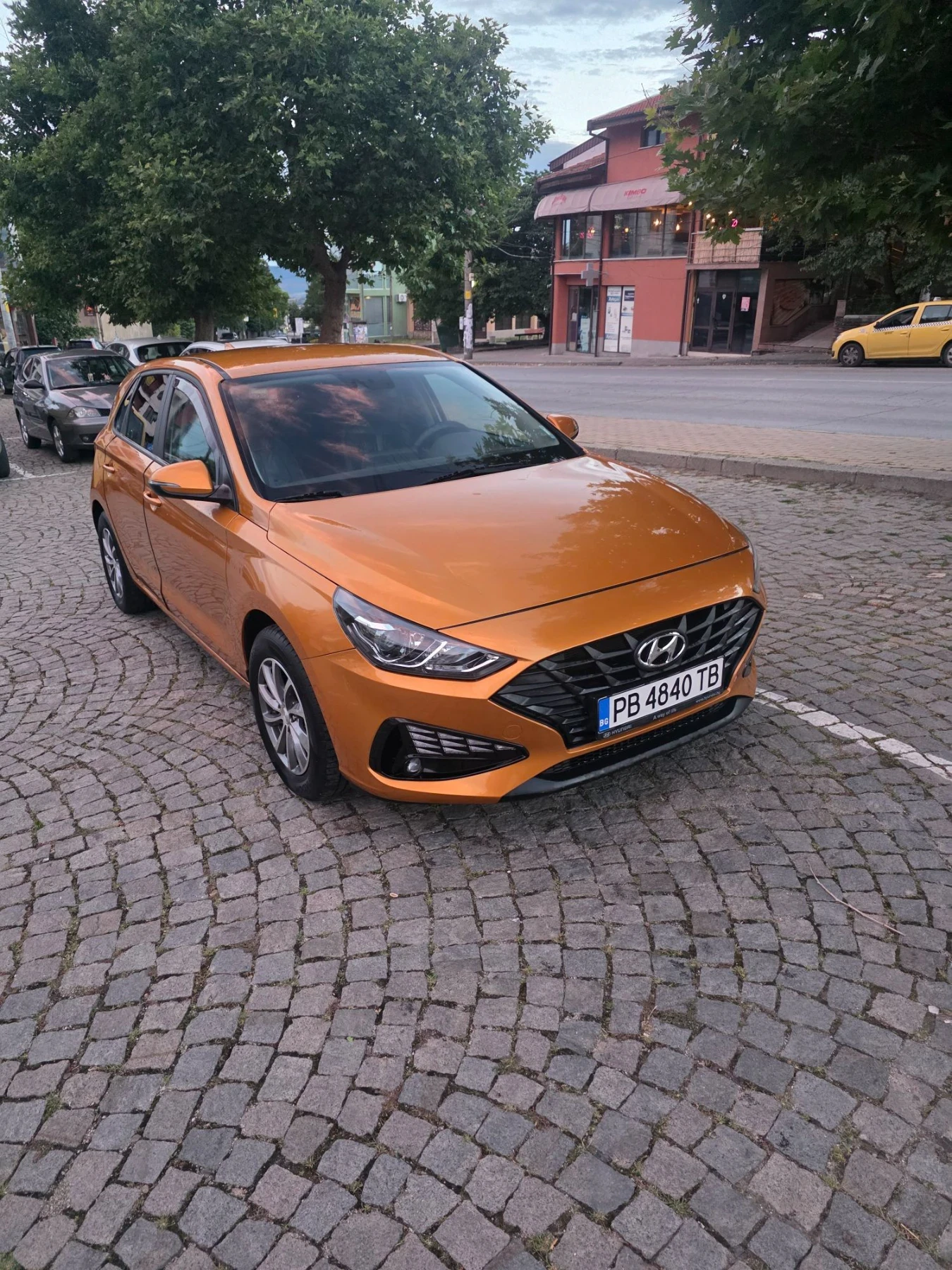 Hyundai I30 Лек автомобил , снимка 2 - Автомобили и джипове - 56211617