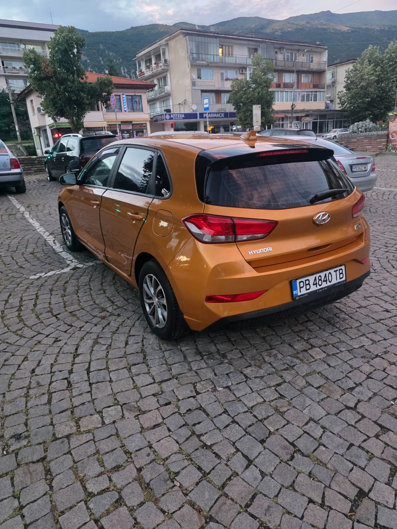 Hyundai I30 Лек автомобил , снимка 5 - Автомобили и джипове - 56211617