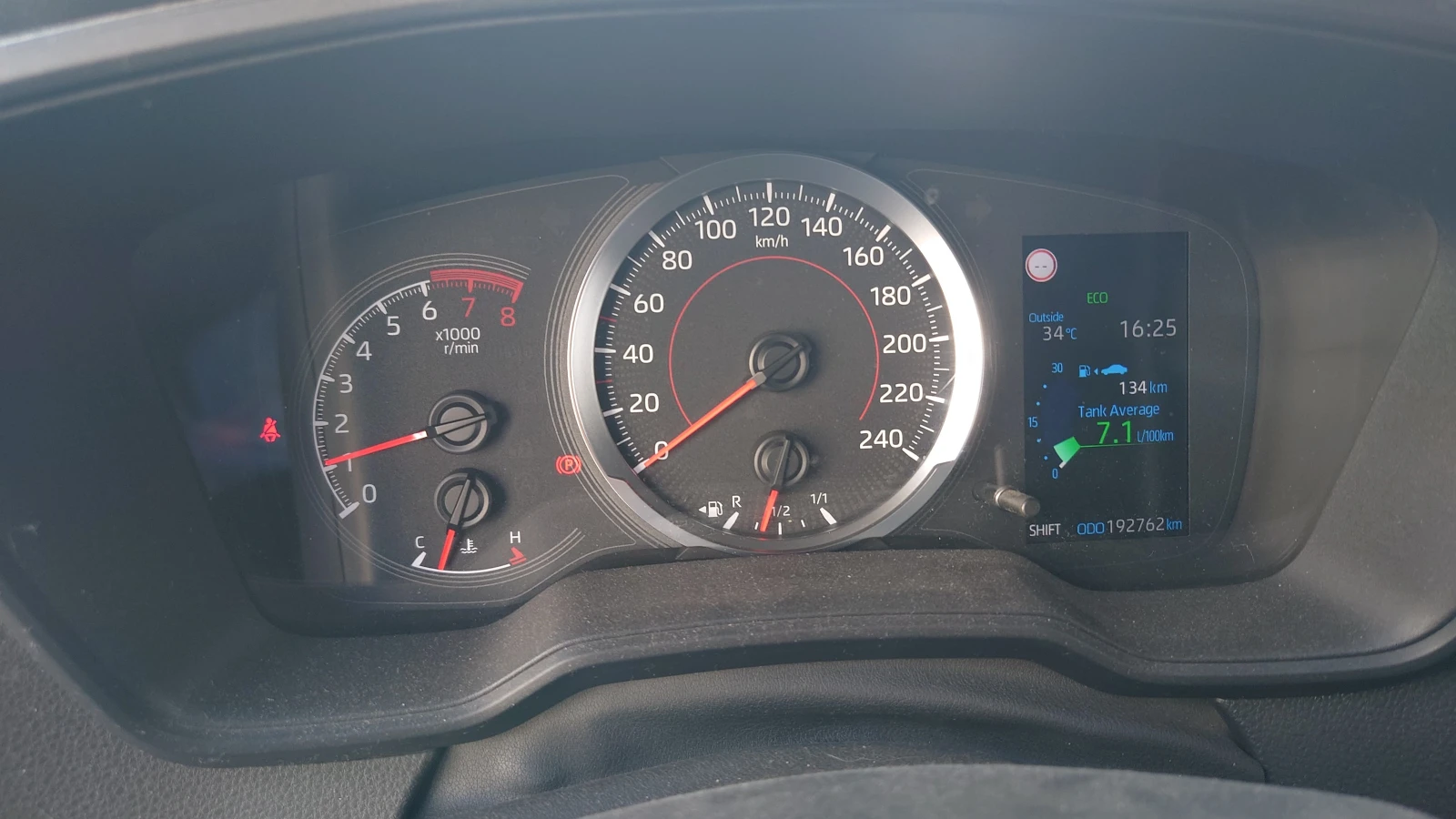 Toyota Corolla, снимка 11 - Автомобили и джипове - 55834037