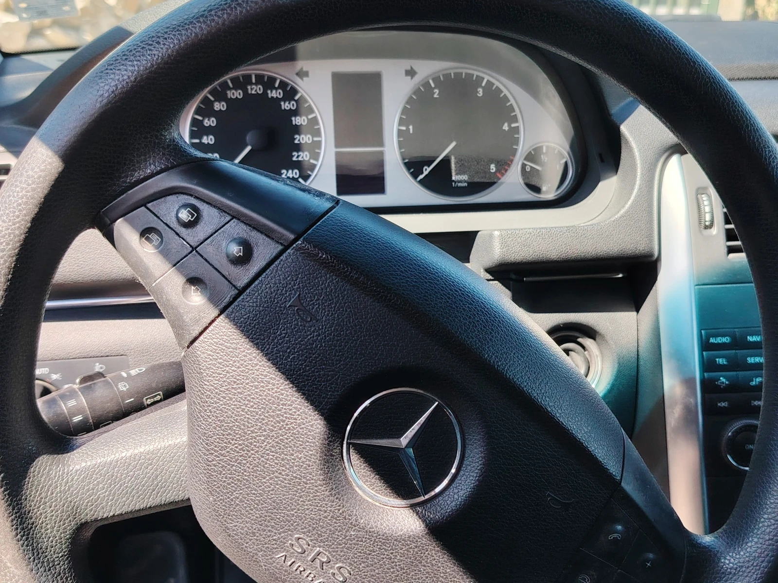 Mercedes-Benz B 180, снимка 8 - Автомобили и джипове - 55981643