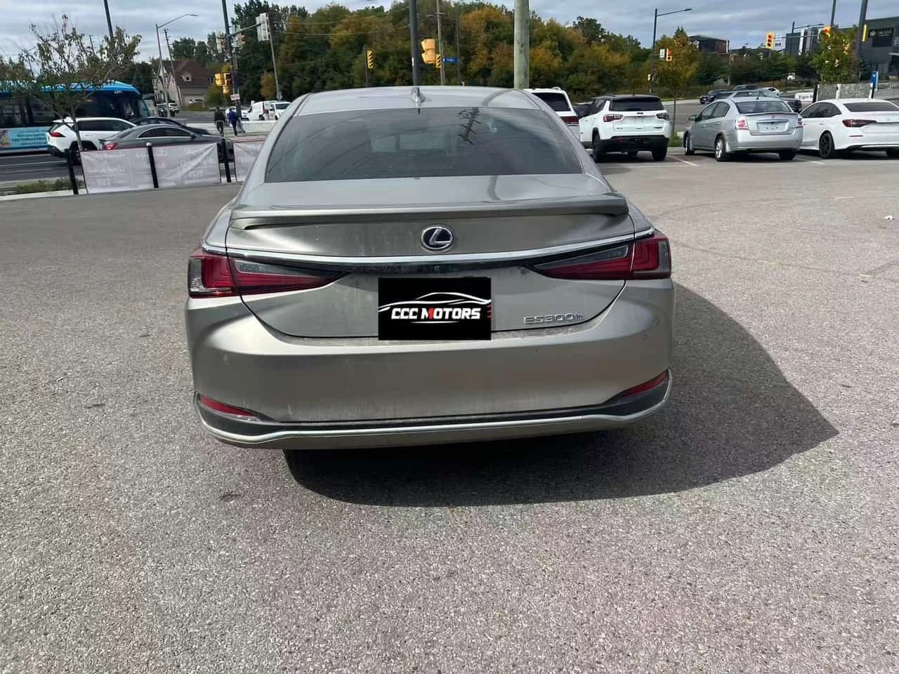 Lexus ES 300 h * CARFAX * ОПЦИЯ ЗА ФИНАНСИРАНЕ * , снимка 4 - Автомобили и джипове - 56268616