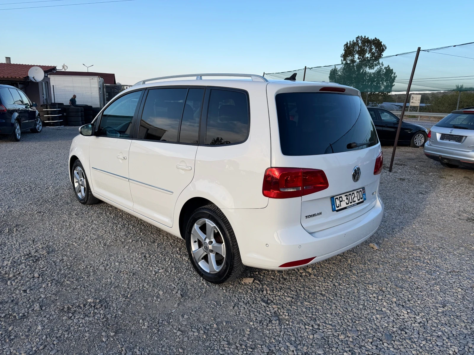VW Touran 2.0TDI-170PS-HIGLINE-DSG-NAVI, снимка 7 - Автомобили и джипове - 56331477