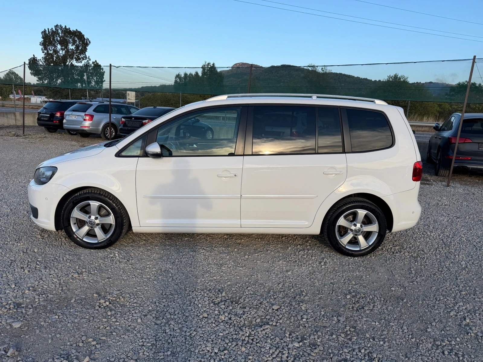 VW Touran 2.0TDI-170PS-HIGLINE-DSG-NAVI, снимка 8 - Автомобили и джипове - 56331477