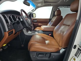 Toyota Sequoia PLATINUM* 5.7* V8* ПОДГРЕВ* КАМЕРА* КЕЙЛЕС, снимка 11