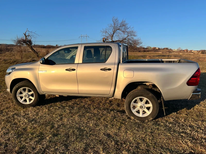 Toyota Hilux, снимка 5 - Автомобили и джипове - 47655234