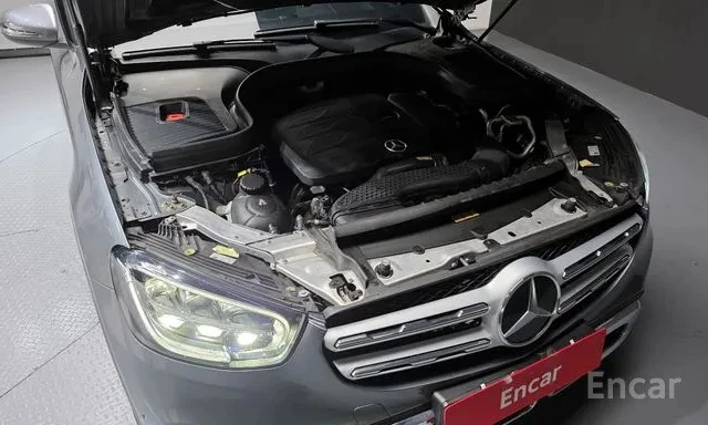 Mercedes-Benz GLC 300 4MATIC | HUD | Панорама | Кожа | Камера, снимка 6 - Автомобили и джипове - 54672048