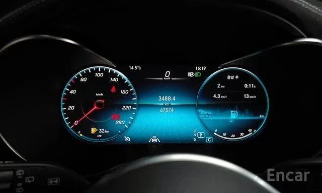 Mercedes-Benz GLC 300 4MATIC | HUD | Панорама | Кожа | Камера, снимка 7 - Автомобили и джипове - 54672048