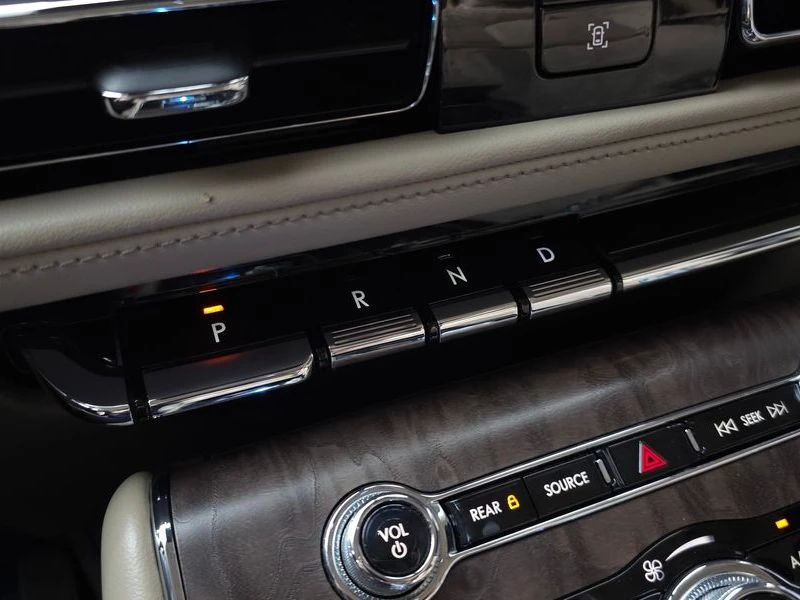 Lincoln Aviator 3.0 C Automatic, снимка 9 - Автомобили и джипове - 55787209