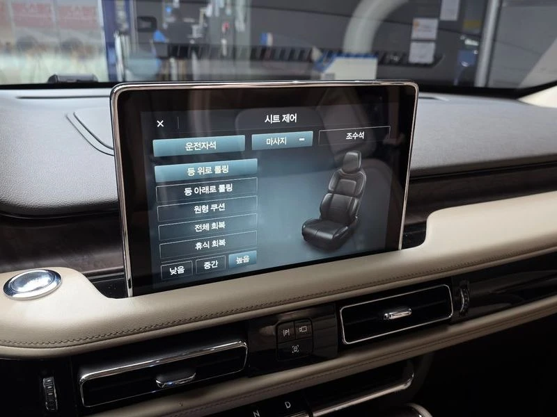 Lincoln Aviator 3.0 C Automatic, снимка 16 - Автомобили и джипове - 55787209