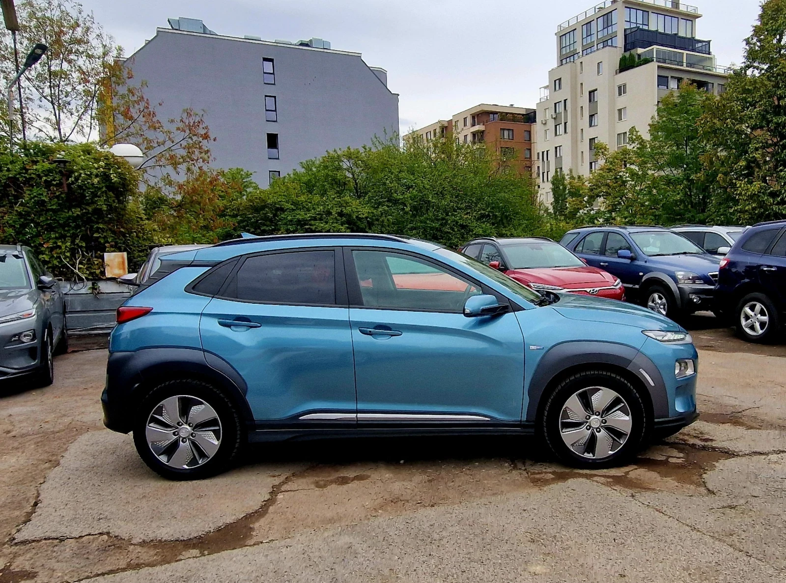 Hyundai Kona 64KW/Premium/SOH96%/Шибидах - изображение 2