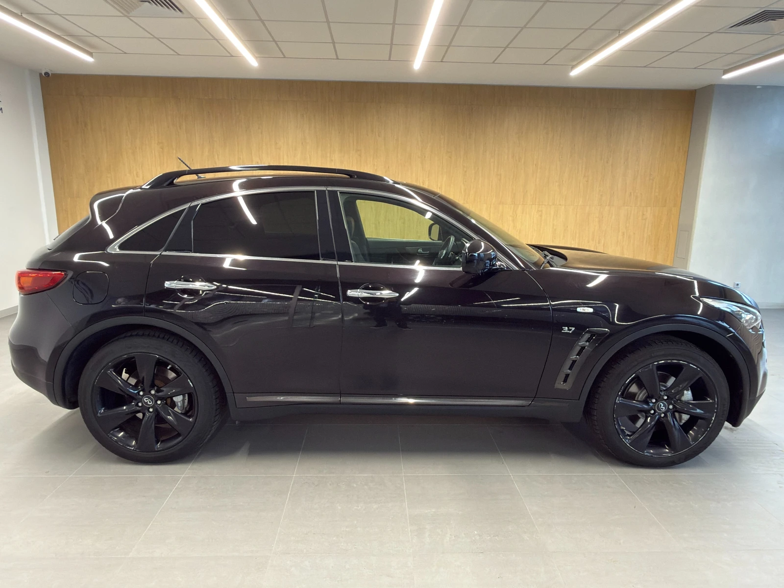 Infiniti QX70 PREMIUM AWD - изображение 6