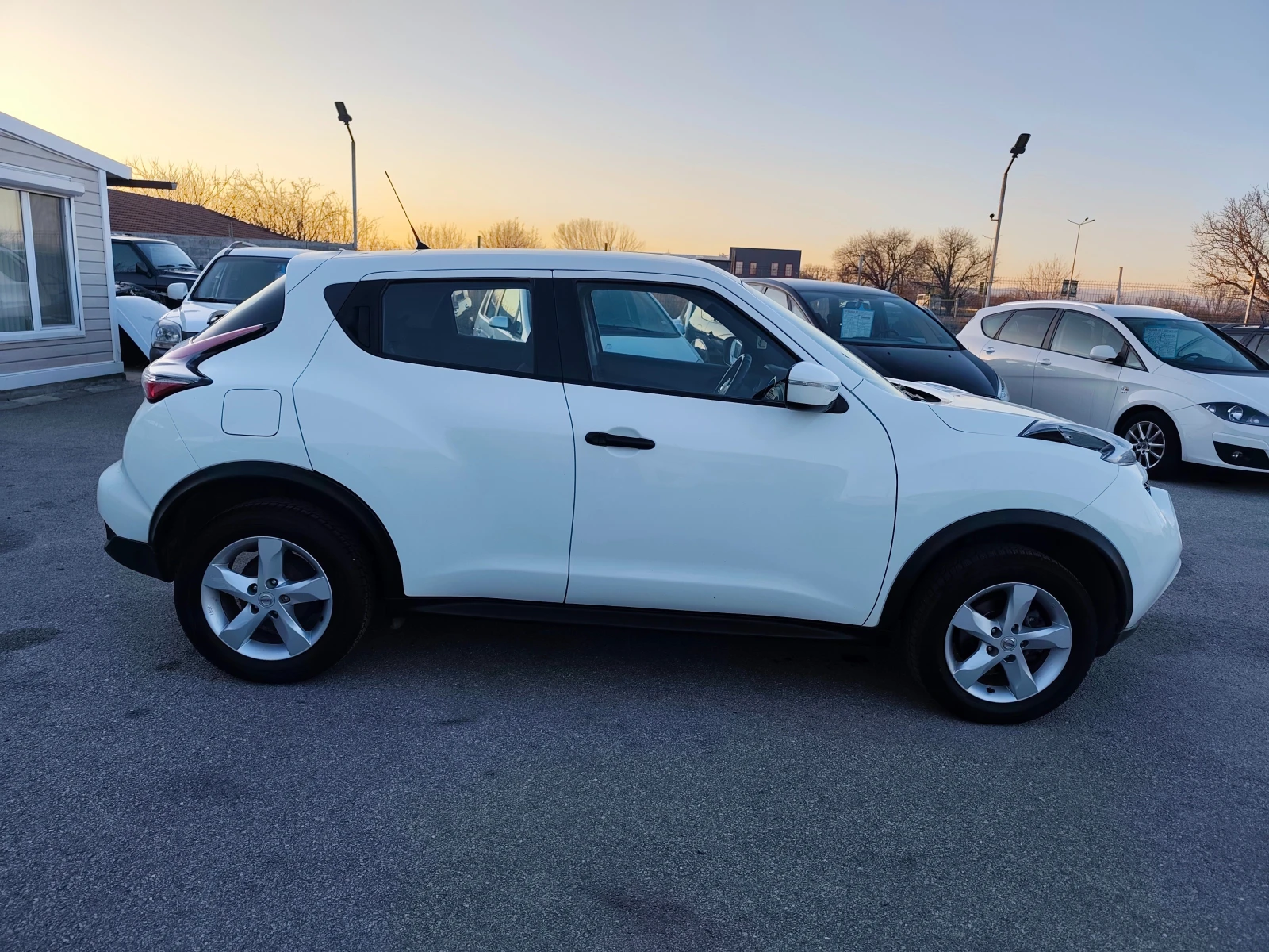 Nissan Juke 1.6i ГАЗ КЛИМА, снимка 2 - Автомобили и джипове - 53804211