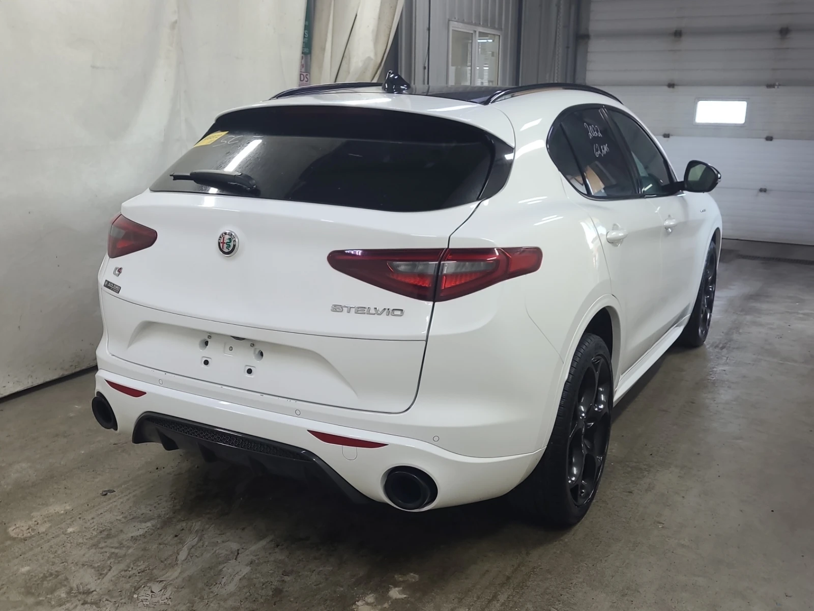 Alfa Romeo Stelvio Veloce * ПАНОРАМА * 2 КЛЮЧА * СЕРВИЗНА ИСТ, снимка 4 - Автомобили и джипове - 54991609