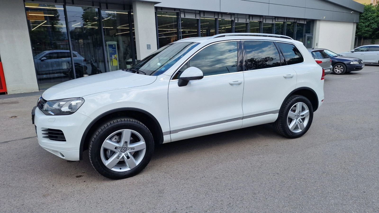 VW Touareg, снимка 2 - Автомобили и джипове - 56576859