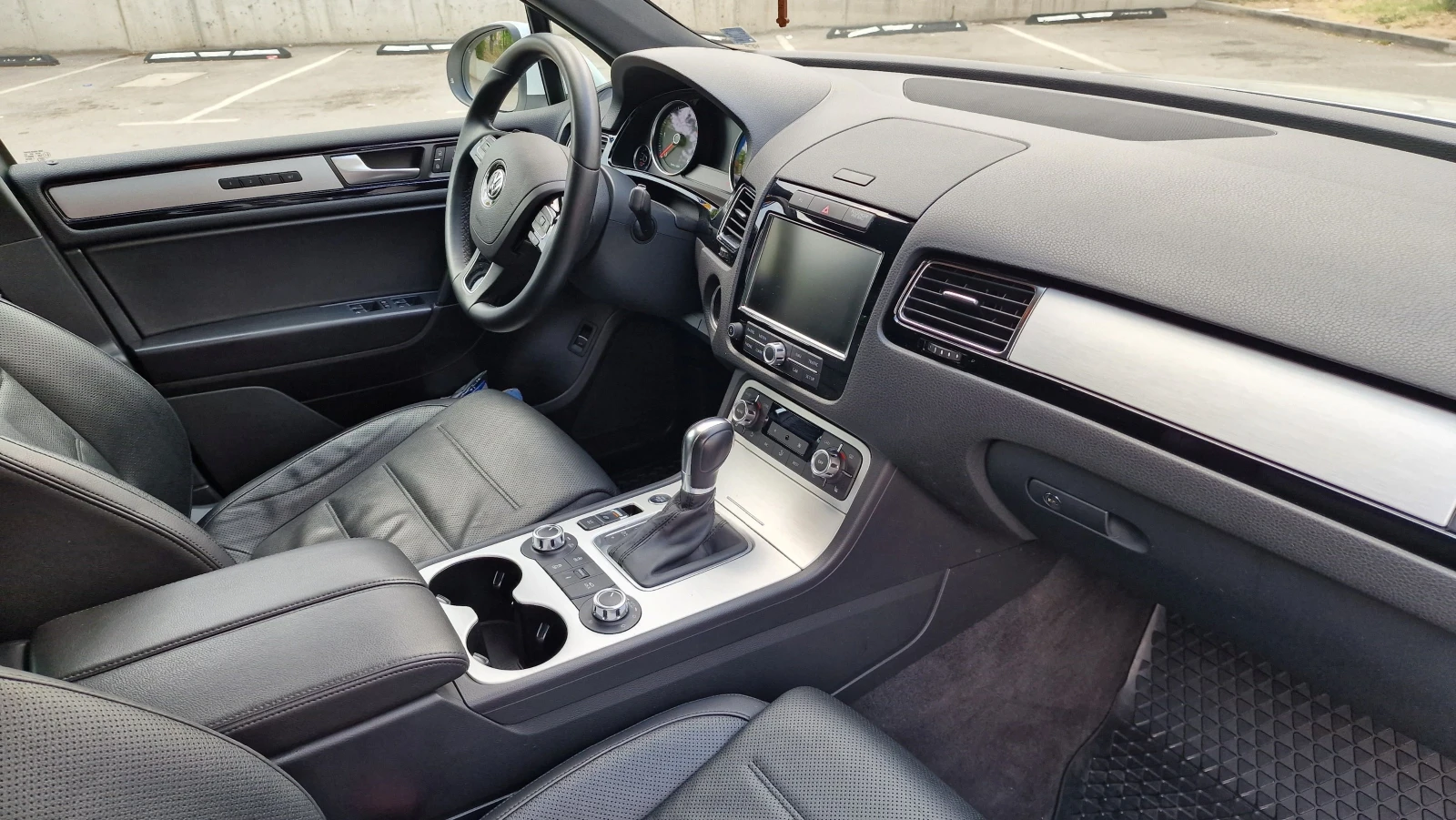 VW Touareg, снимка 5 - Автомобили и джипове - 56576859