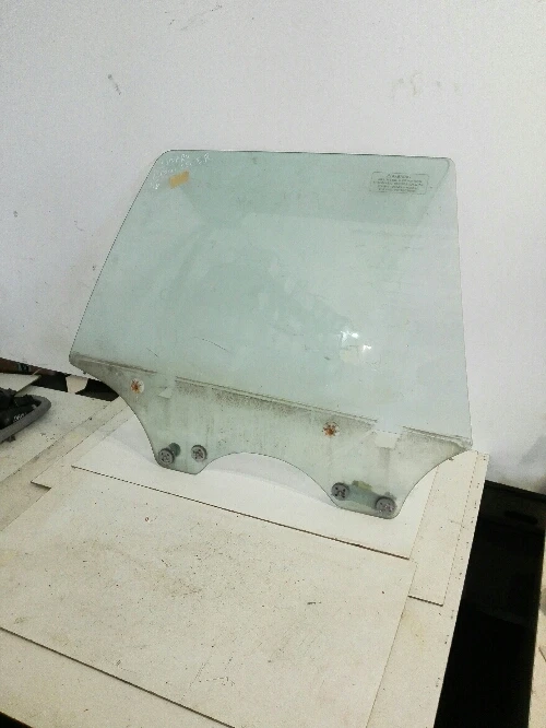 Стъкло задно дясно Субару Легаси