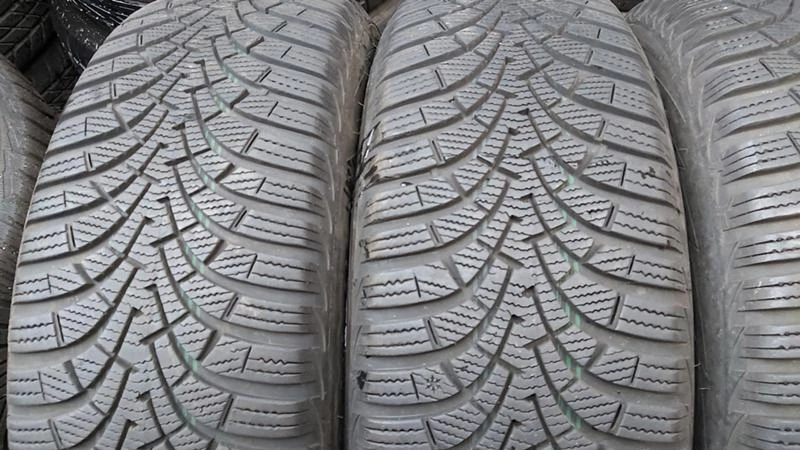 Гуми Зимни 205/60R16, снимка 2 - Гуми и джанти - 27725863