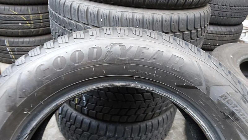 Гуми Зимни 205/60R16, снимка 6 - Гуми и джанти - 27725863