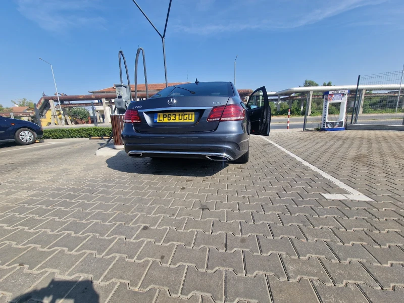 Mercedes-Benz E 220 CDI AMG, снимка 4 - Автомобили и джипове - 47308555