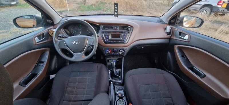 Hyundai I20, снимка 8 - Автомобили и джипове - 48369356