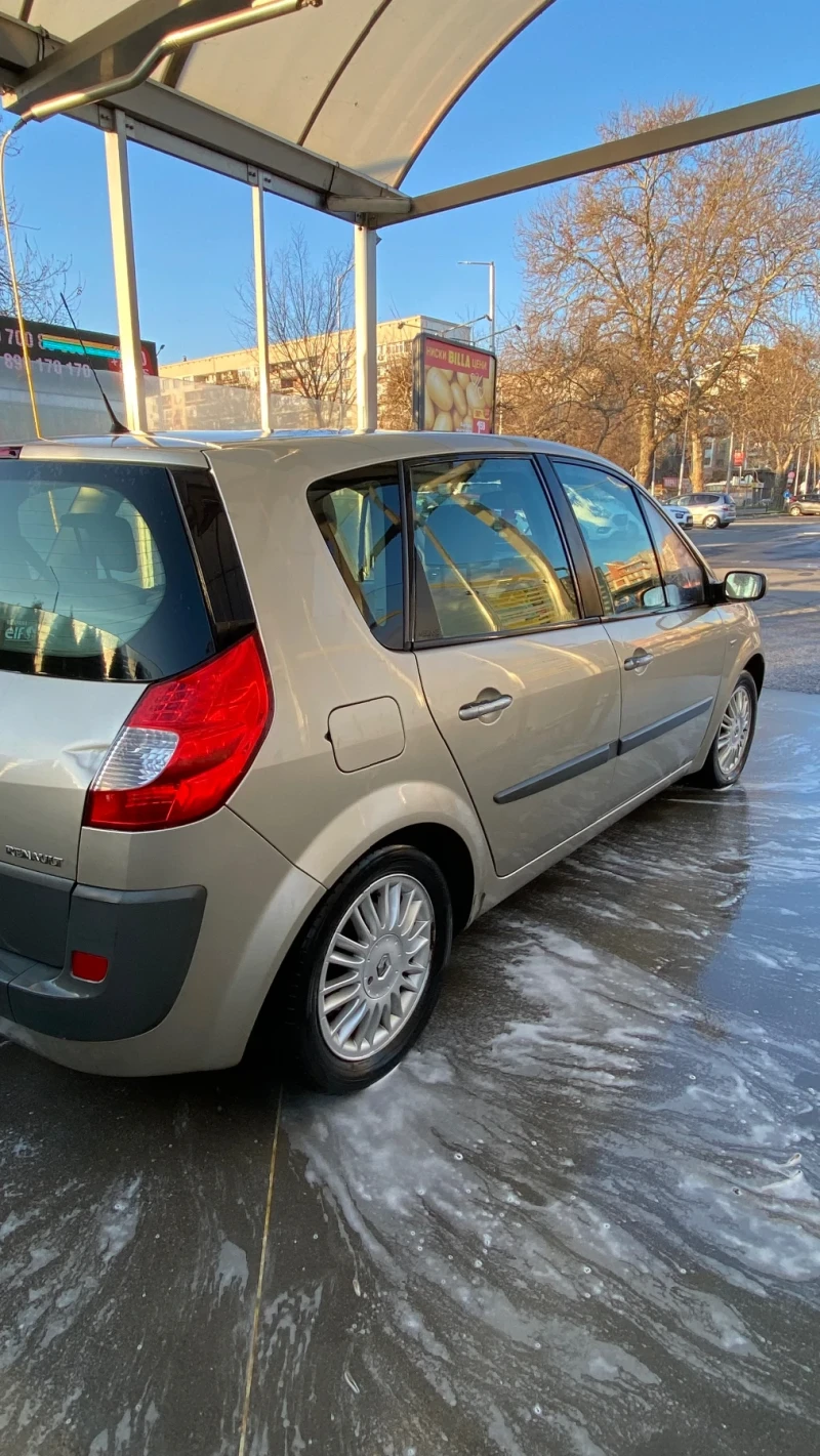 Renault Scenic 1.9, снимка 9 - Автомобили и джипове - 48562407