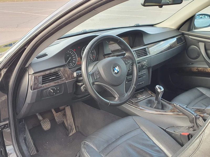 BMW 320 i, снимка 10 - Автомобили и джипове - 51130941