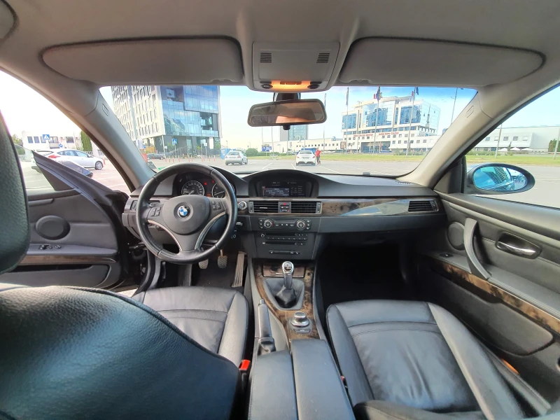 BMW 320 i, снимка 11 - Автомобили и джипове - 51130941