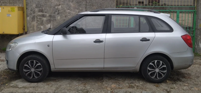 Skoda Fabia, снимка 5 - Автомобили и джипове - 52452428