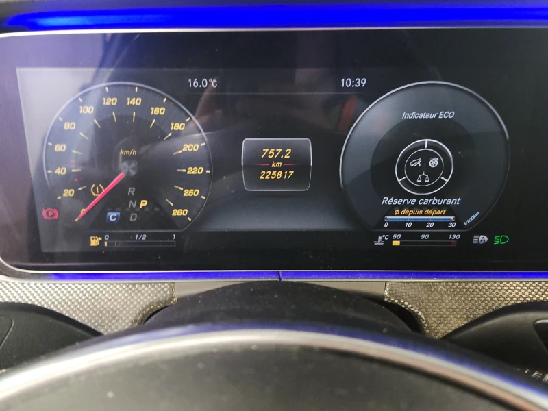 Mercedes-Benz E 43 AMG FULL DIGITAL/LANE ASSIST/BURMESTER/KEYLESS/ОБДУХВ., снимка 8 - Автомобили и джипове - 52710733