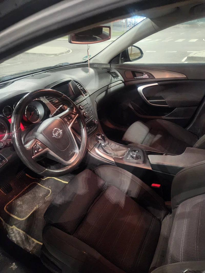 Opel Insignia Sport Torer, снимка 8 - Автомобили и джипове - 52819027