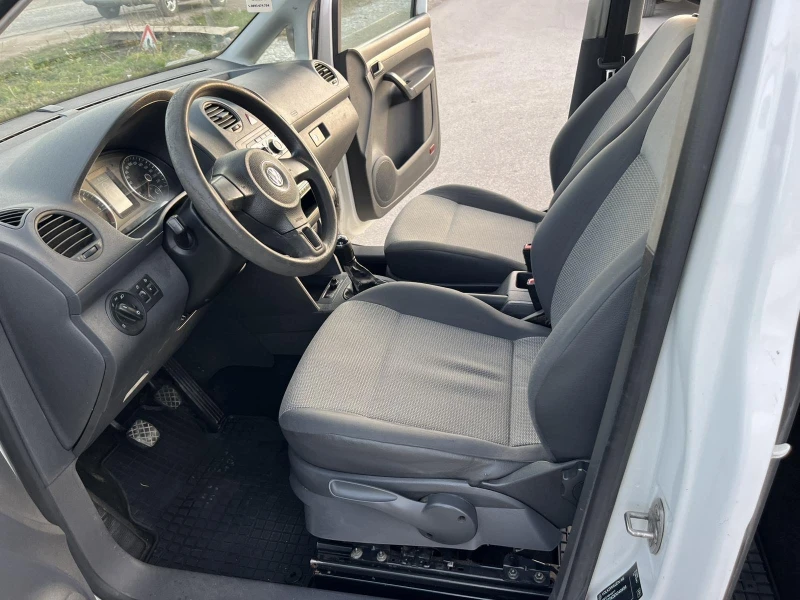 VW Caddy MAXI 1.6TDI 102кс EURO 5B КЛИМАТИК, снимка 8 - Автомобили и джипове - 52839781