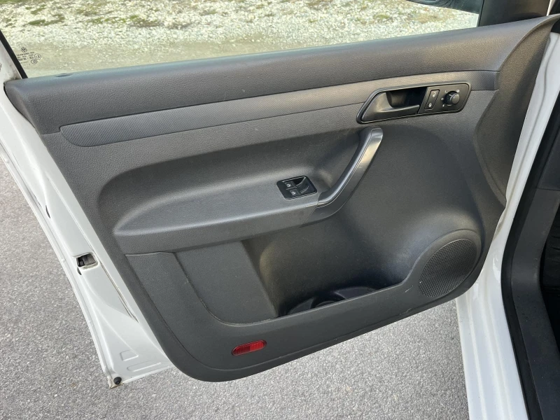 VW Caddy MAXI 1.6TDI 102кс EURO 5B КЛИМАТИК, снимка 7 - Автомобили и джипове - 52839781
