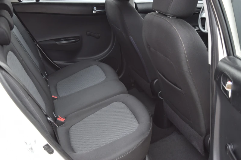 Hyundai I20 1.25 i* 142000 km!!Euro5B* , снимка 12 - Автомобили и джипове - 52873492