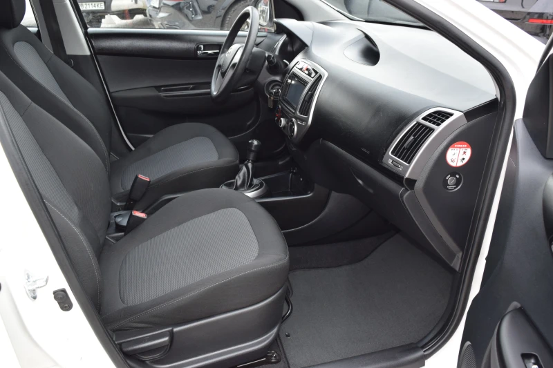 Hyundai I20 1.25 i* 142000 km!!Euro5B* , снимка 9 - Автомобили и джипове - 52873492