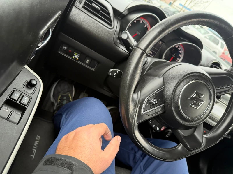 Suzuki Swift 1.2 i + LPG, снимка 15 - Автомобили и джипове - 53367363
